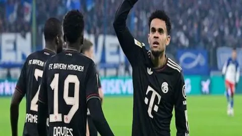 郑钦文2025年WTA ACE球数夺冠，人民日报客户端独家报道